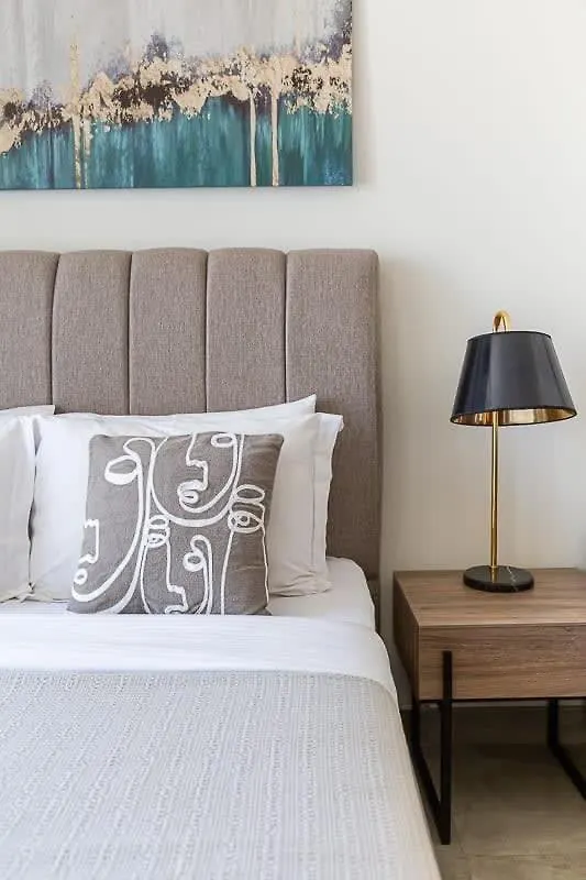 Frank Porter - Majestique Residence 2 Dubai Apartment